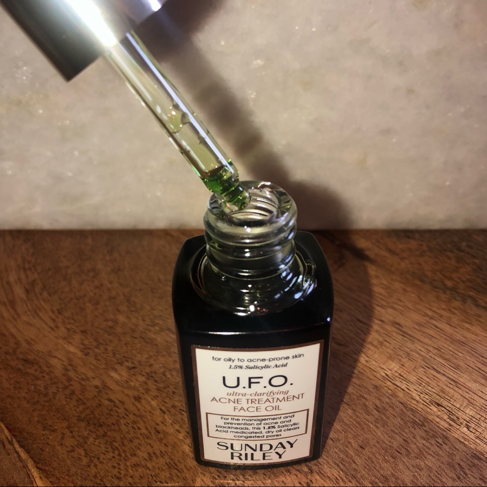 Sunday Riley U.F.O. Ultra-Clarifying Face Oil - Picture 6 of 6